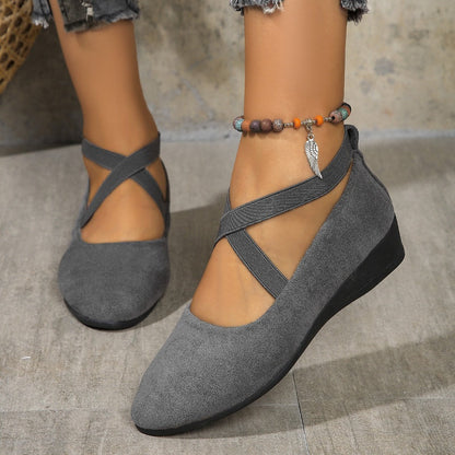 Triana: Zapatos de cuña de tira cruzada
