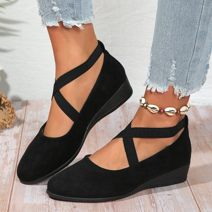 Triana: Zapatos de cuña de tira cruzada