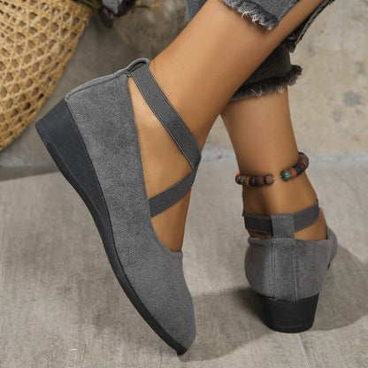 Triana: Zapatos de cuña de tira cruzada